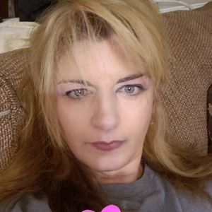 Meet your Posher, Hala